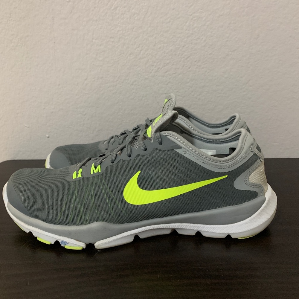 Nike Womens Flex Supreme TR 4 Shoes Size 8.5